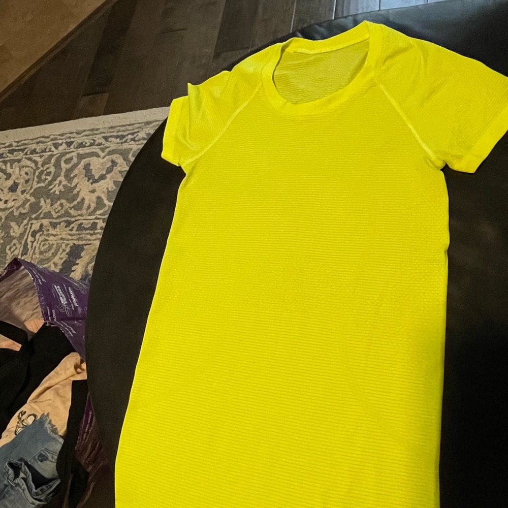 Lululemon Swiftly Tech - Neon Yellow